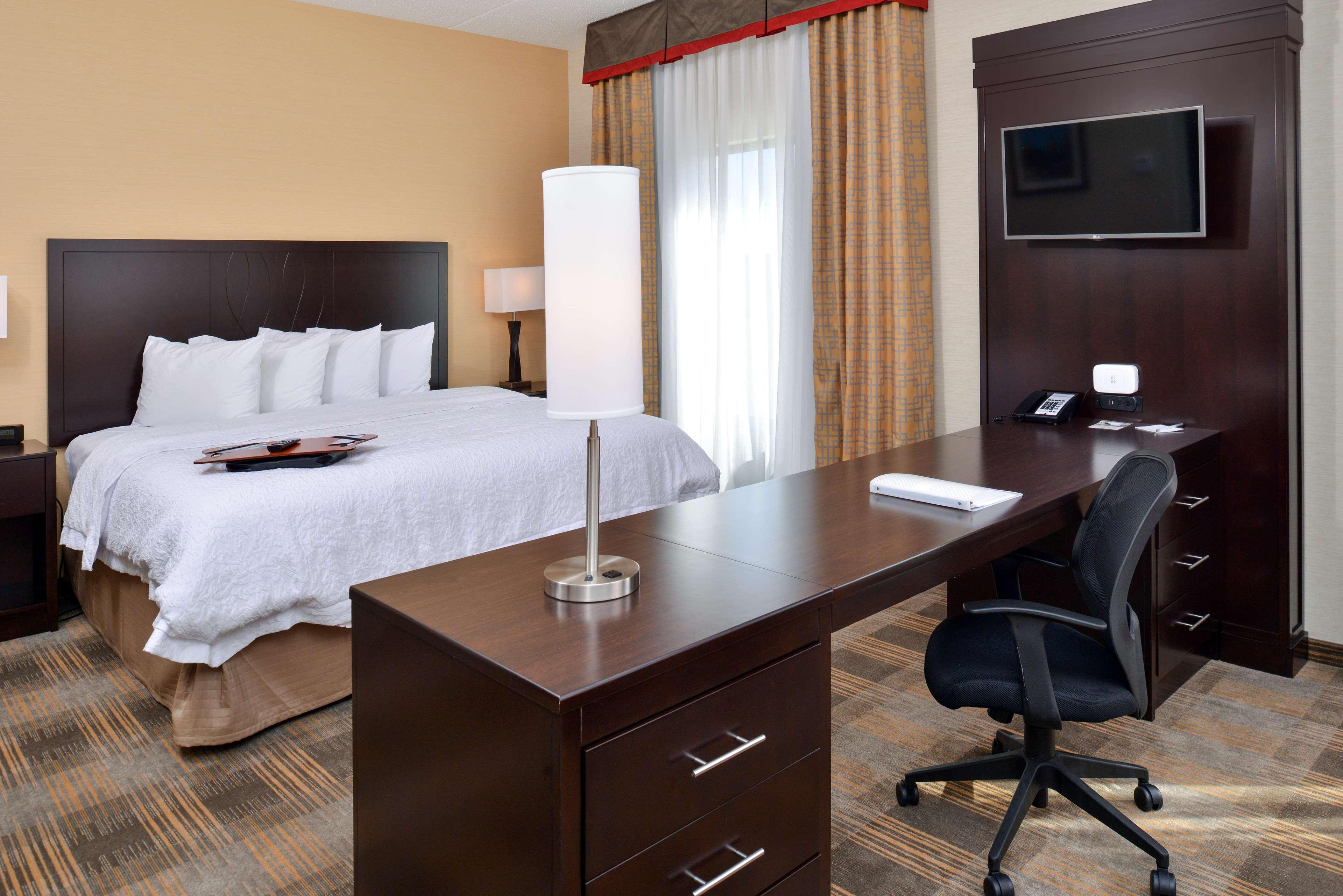 Hampton Inn & Suites California University-Pittsburgh Coal Center Екстер'єр фото