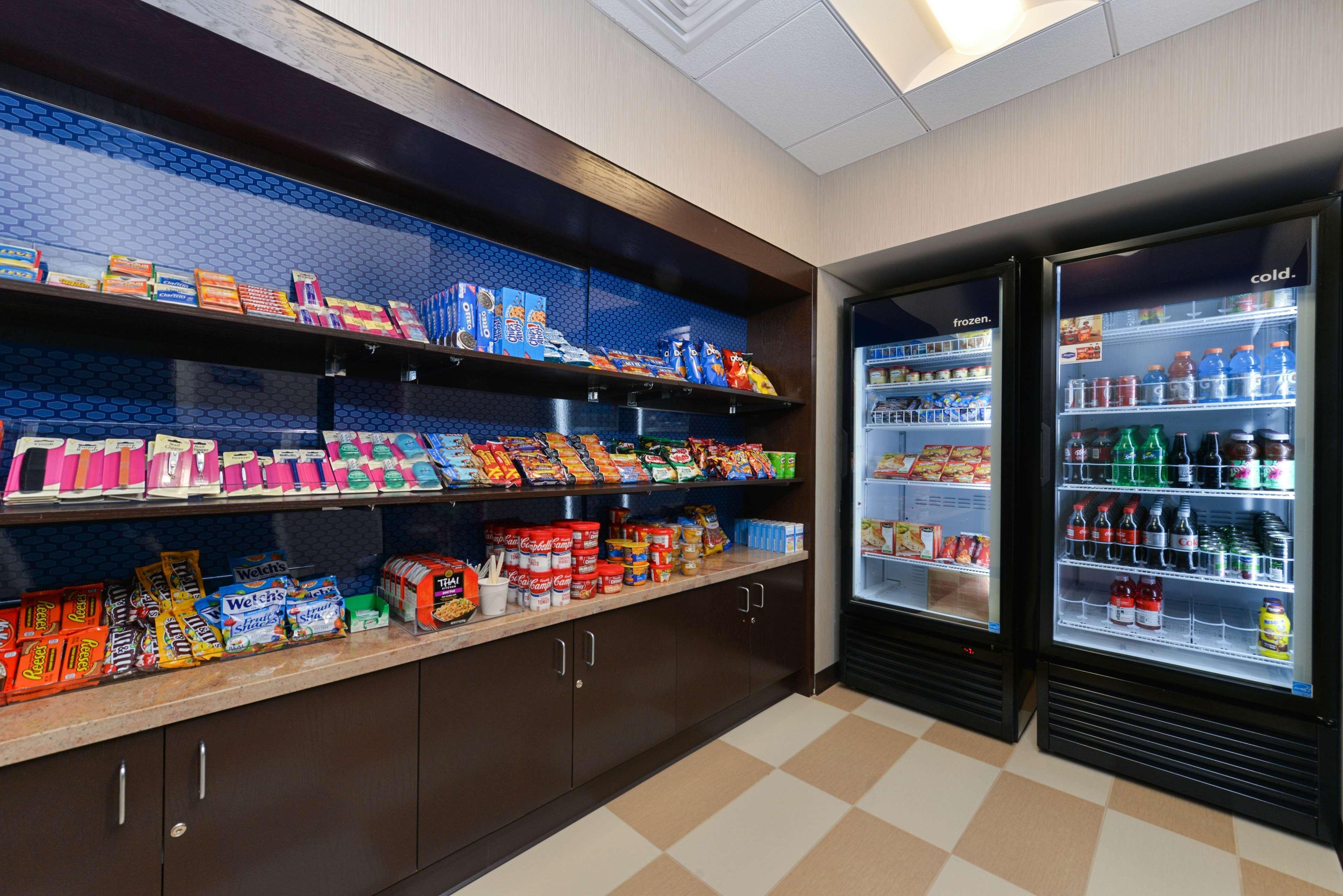 Hampton Inn & Suites California University-Pittsburgh Coal Center Екстер'єр фото