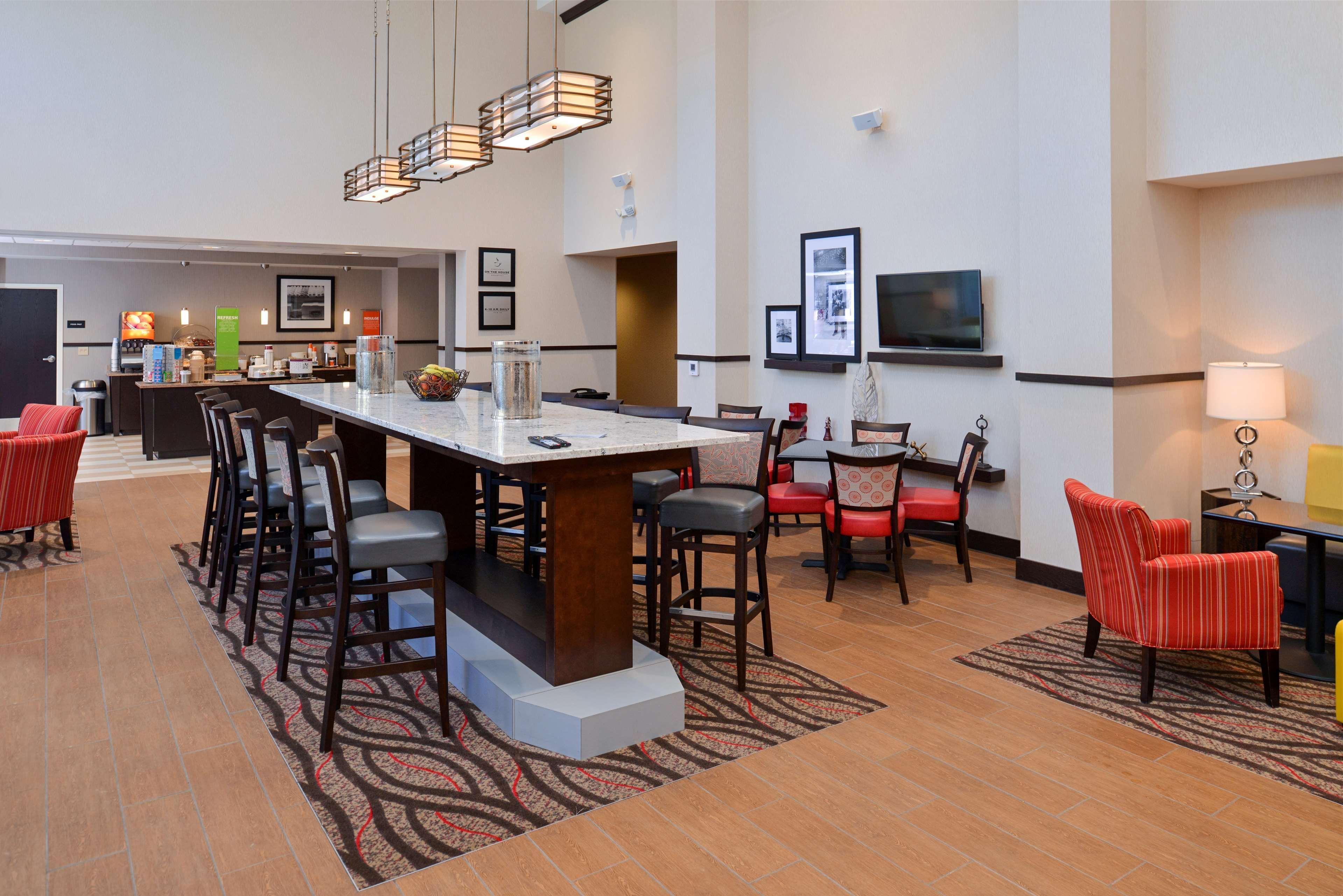 Hampton Inn & Suites California University-Pittsburgh Coal Center Екстер'єр фото