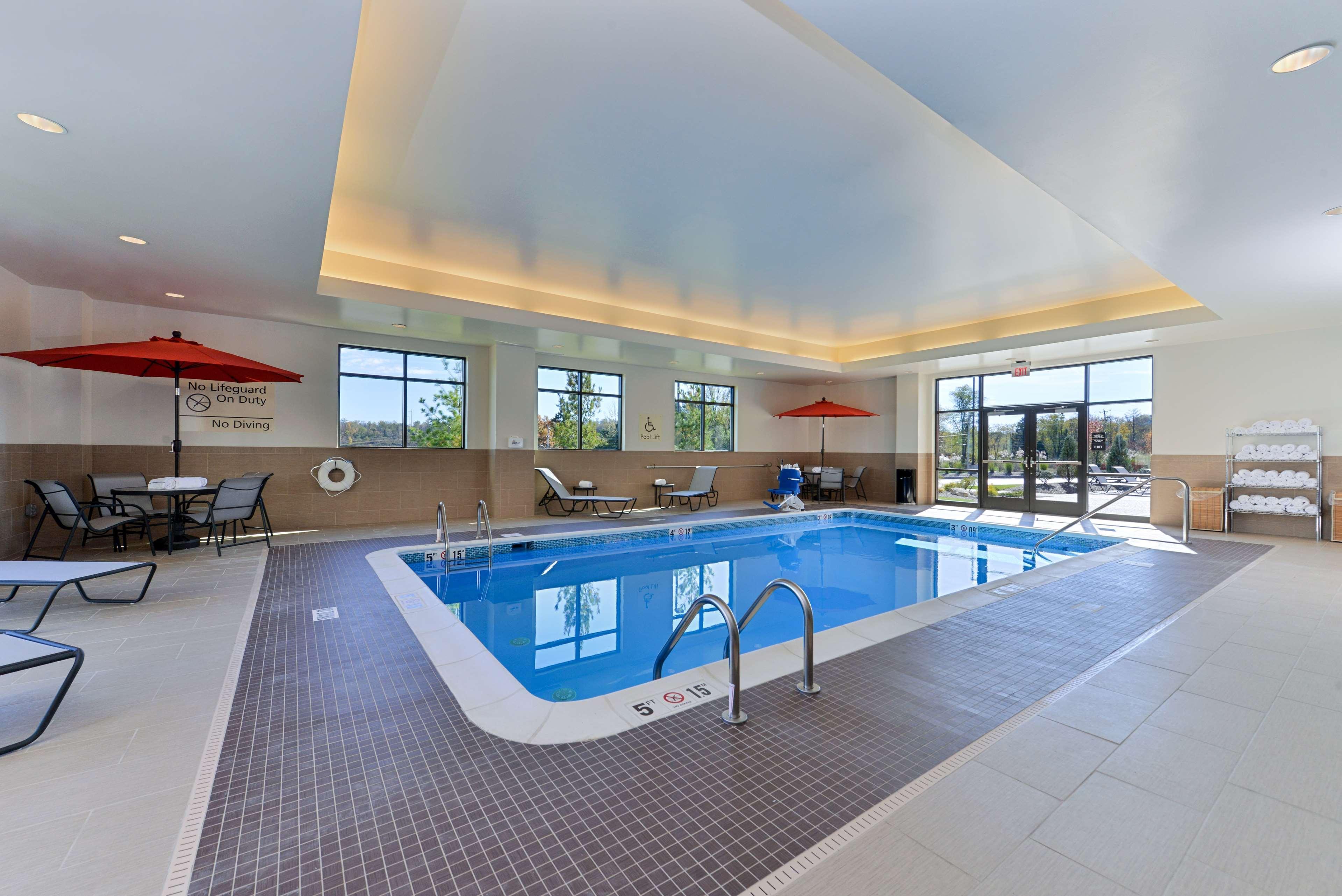 Hampton Inn & Suites California University-Pittsburgh Coal Center Екстер'єр фото