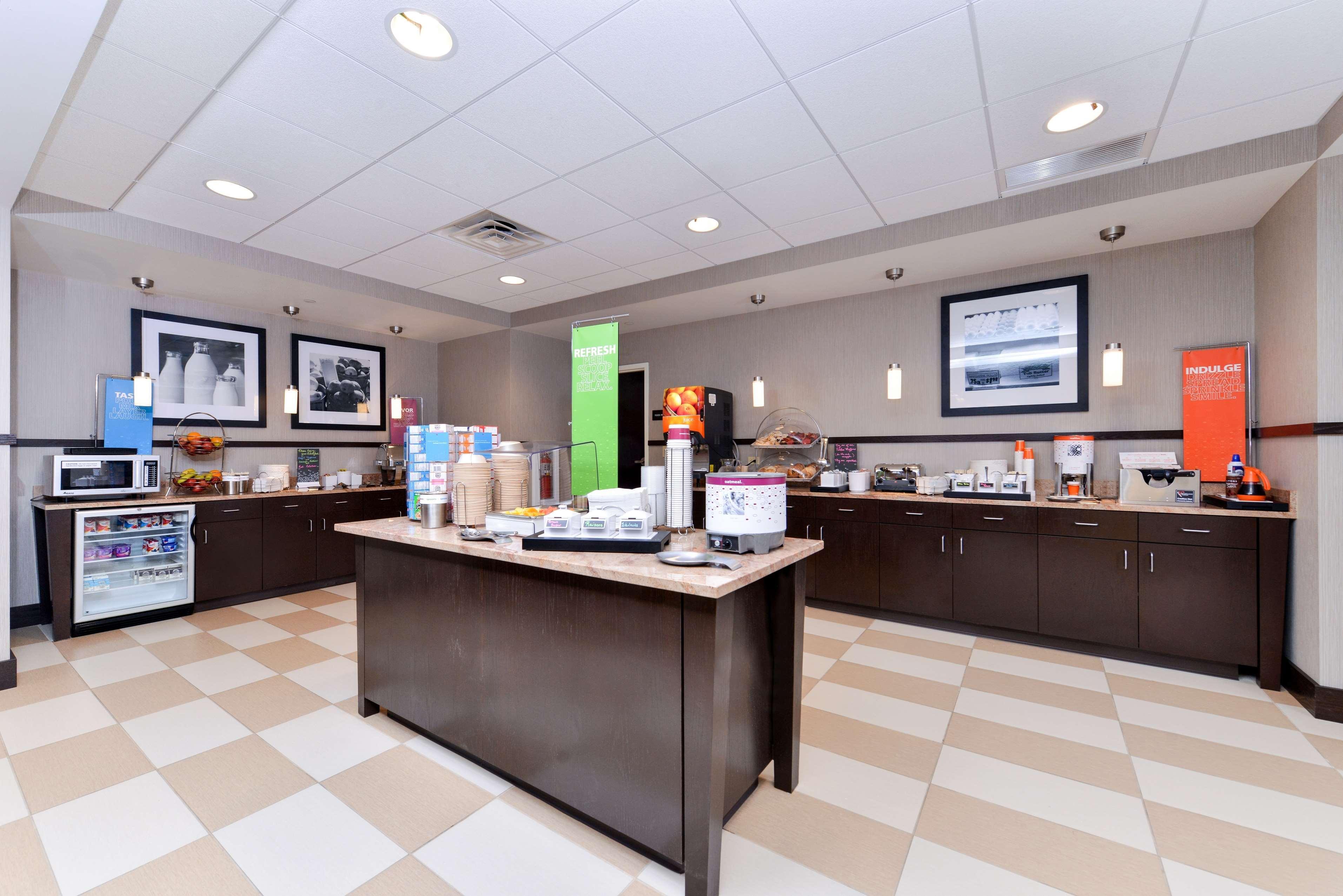 Hampton Inn & Suites California University-Pittsburgh Coal Center Екстер'єр фото