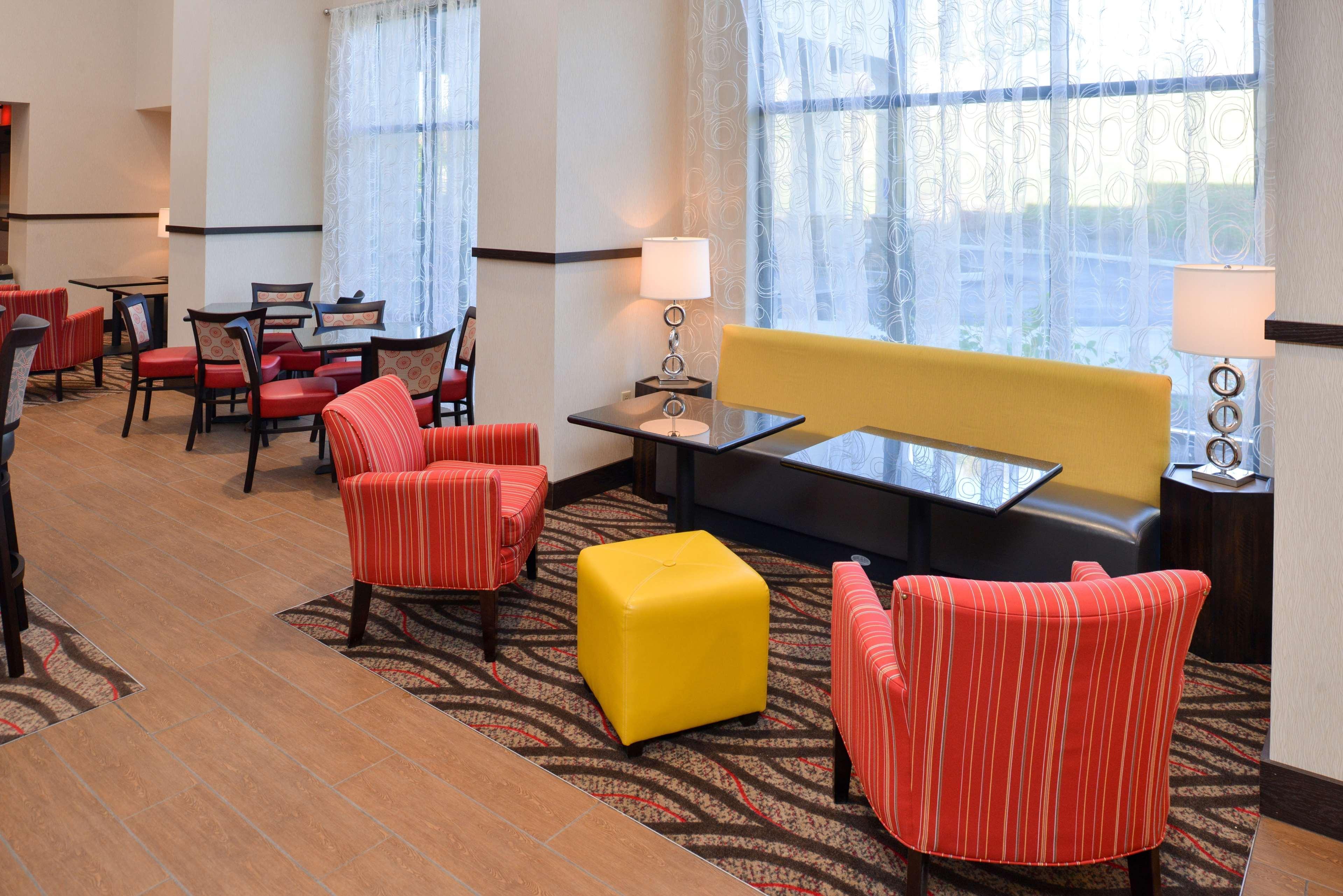 Hampton Inn & Suites California University-Pittsburgh Coal Center Екстер'єр фото