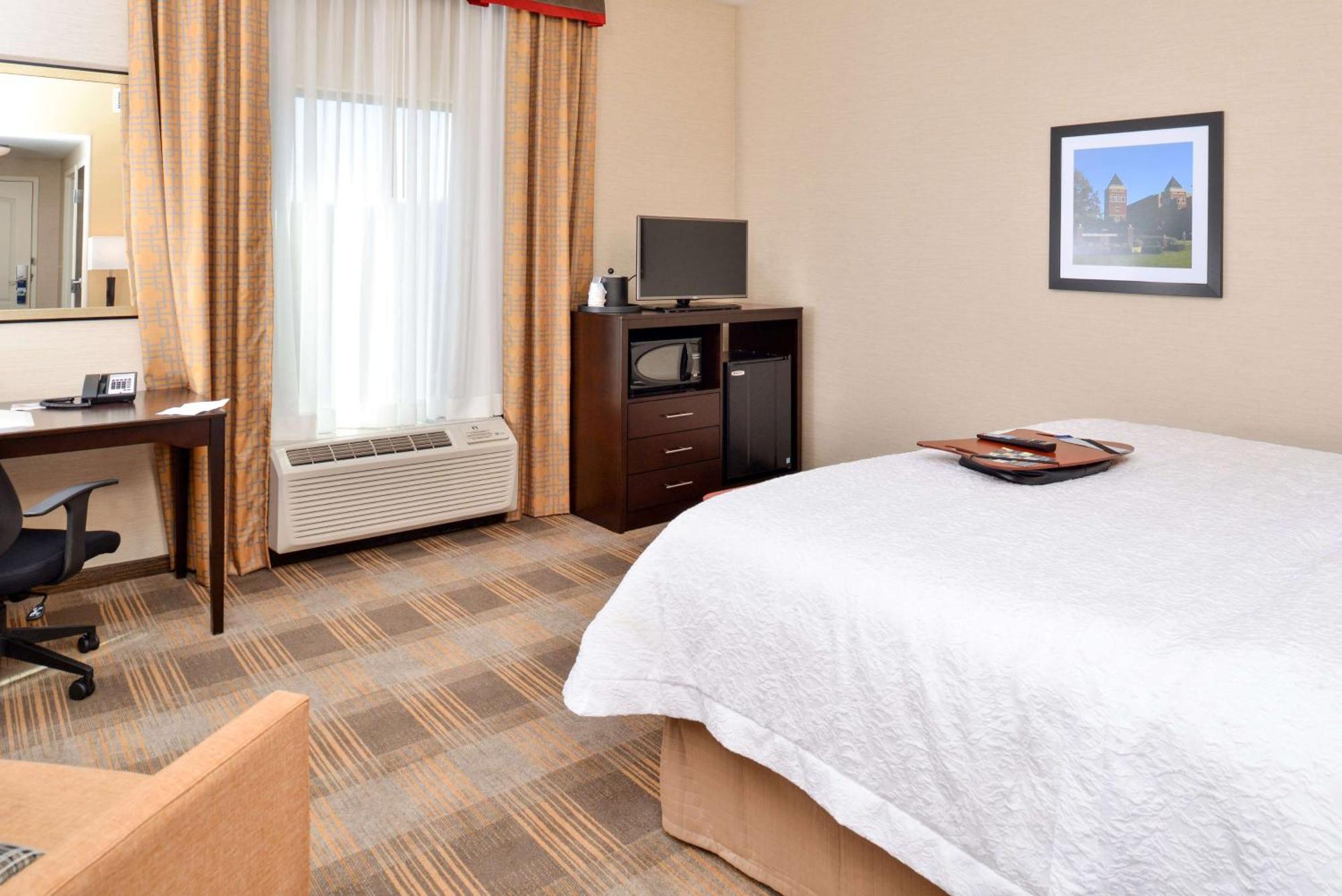 Hampton Inn & Suites California University-Pittsburgh Coal Center Екстер'єр фото