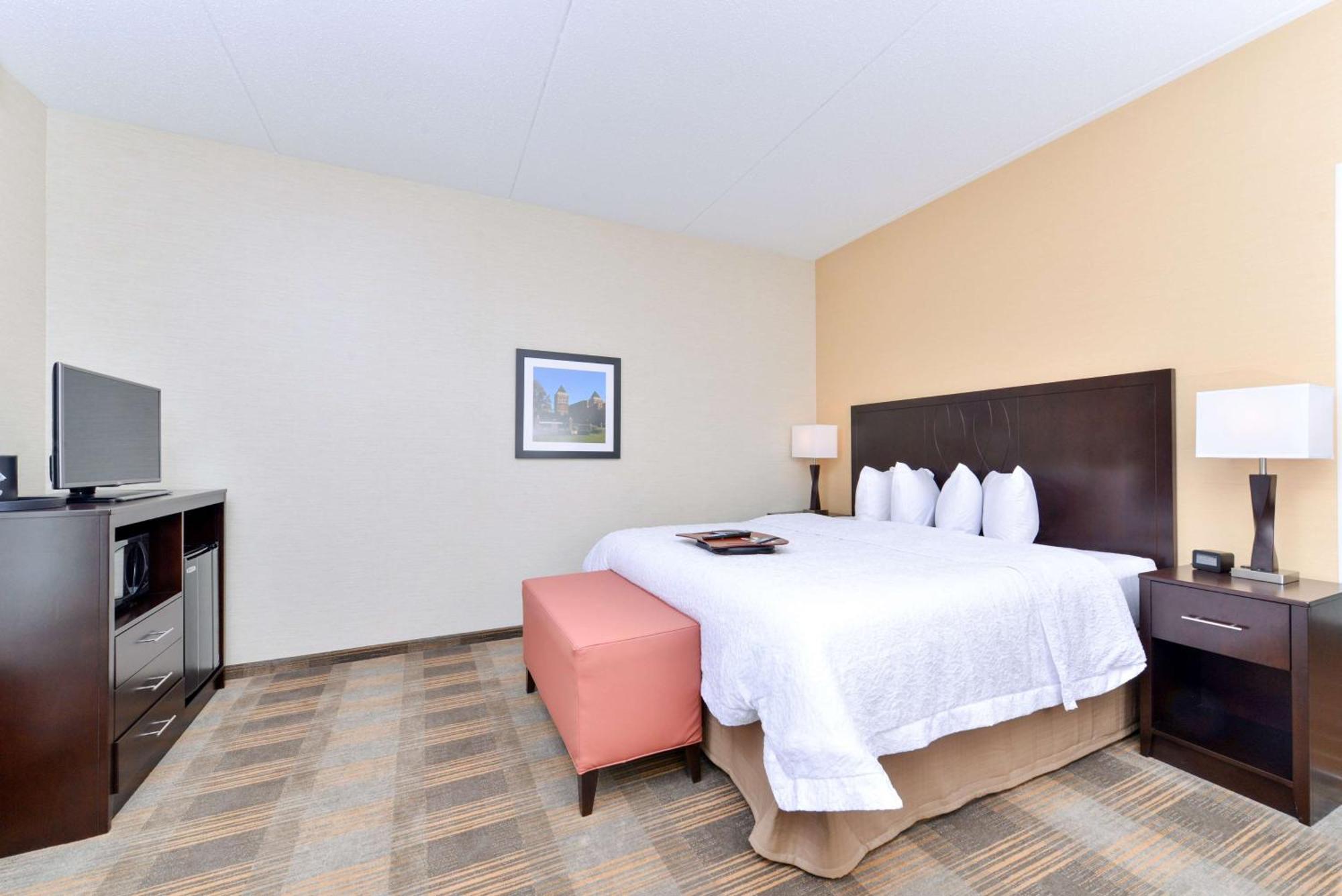 Hampton Inn & Suites California University-Pittsburgh Coal Center Екстер'єр фото