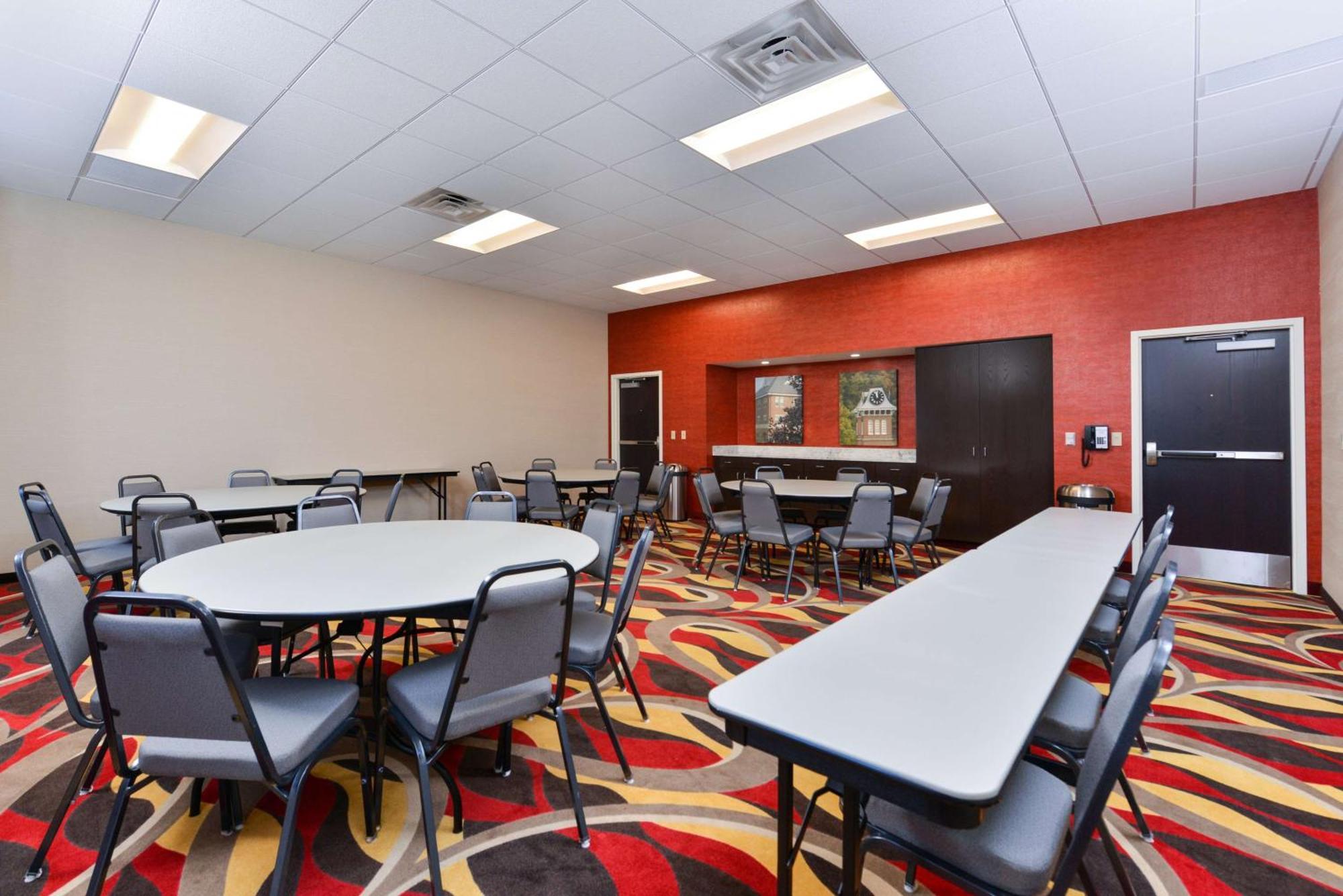 Hampton Inn & Suites California University-Pittsburgh Coal Center Екстер'єр фото