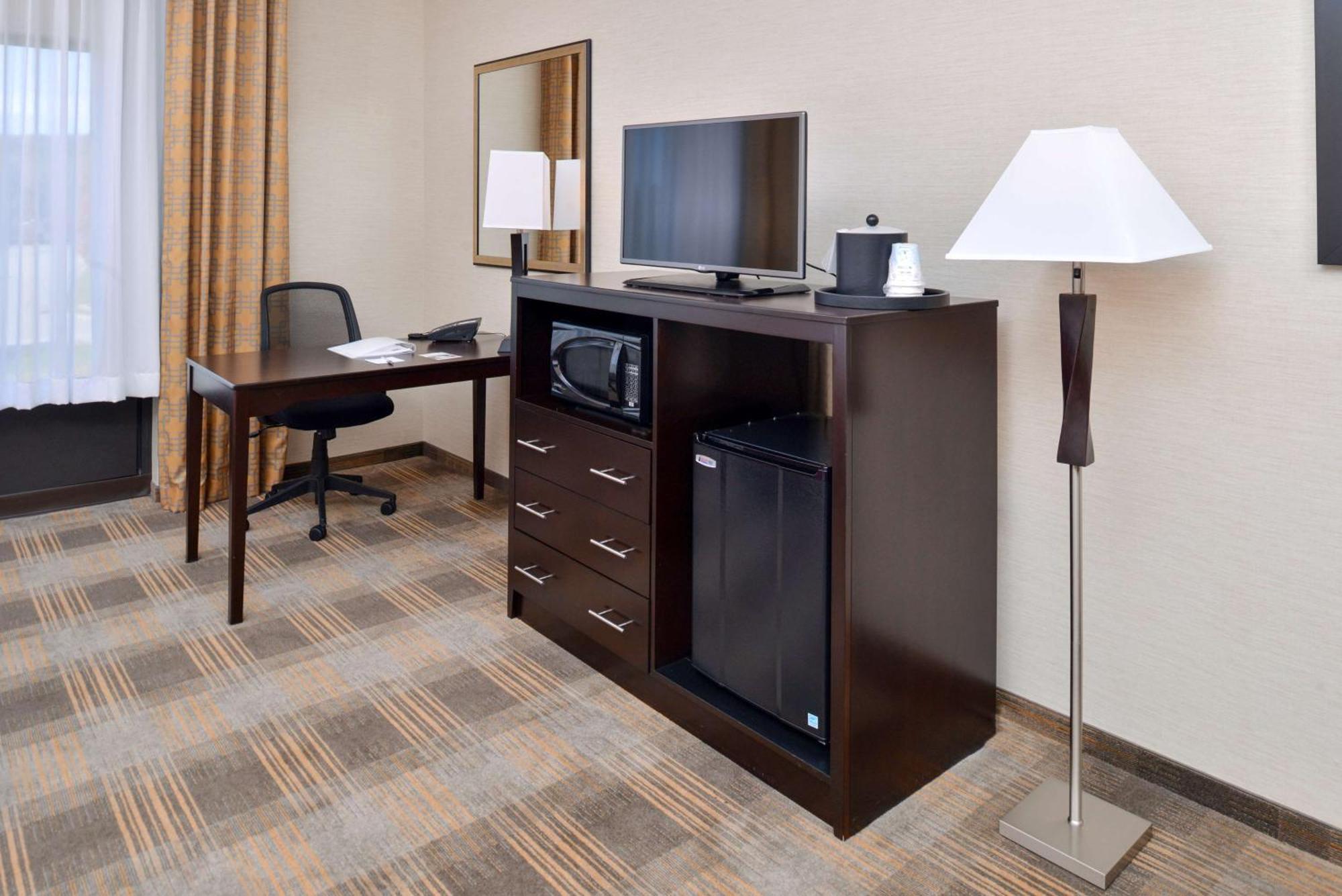 Hampton Inn & Suites California University-Pittsburgh Coal Center Екстер'єр фото